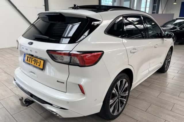 Ford Kuga (2021) thumbnail 5