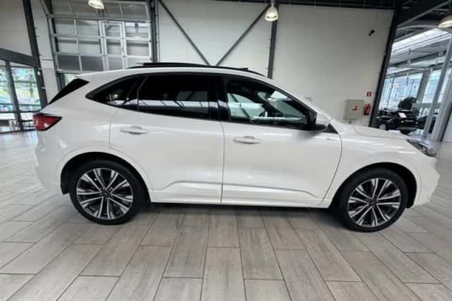Ford Kuga (2021) thumbnail 6