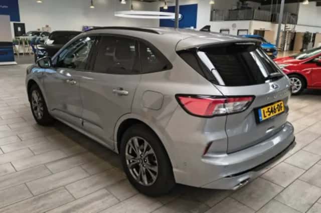 Ford Kuga (2021) thumbnail 3