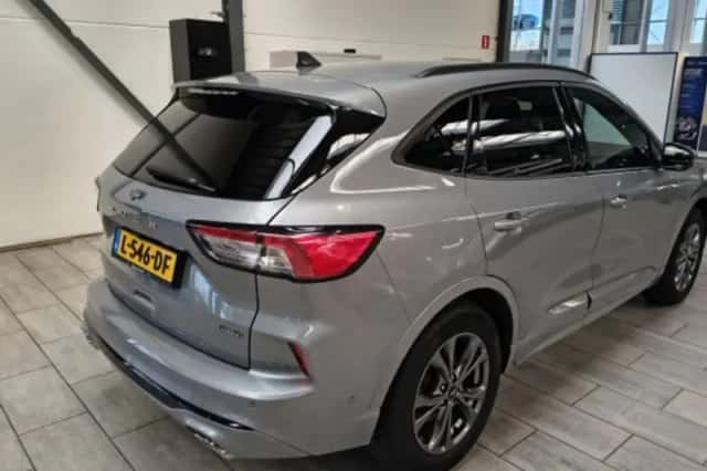 Ford Kuga (2021) thumbnail 4