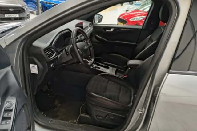 Ford Kuga (2021) thumbnail 5