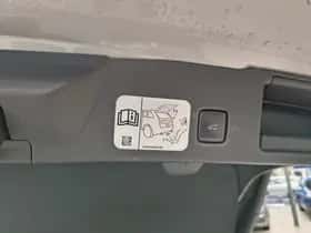 Ford Kuga (2021) thumbnail 8