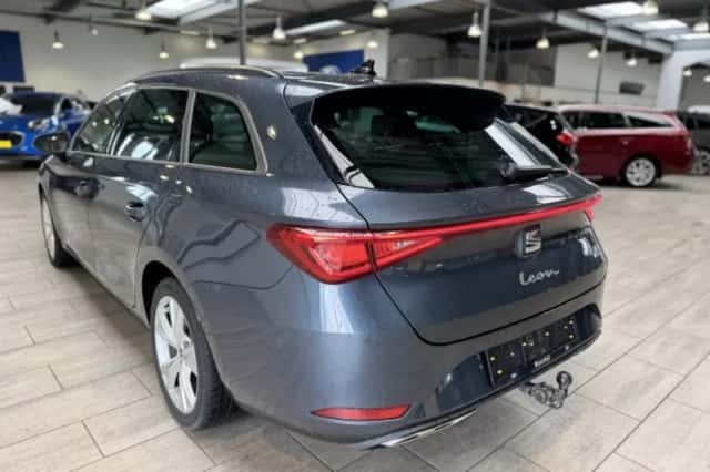 SEAT Leon (2025) thumbnail 2