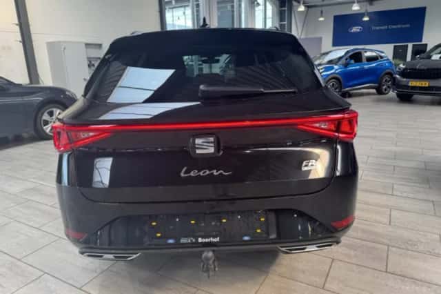 SEAT Leon (2025) thumbnail 3
