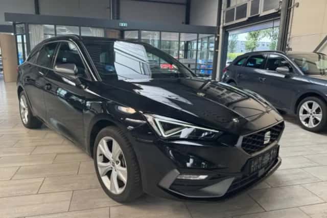 SEAT Leon (2025) thumbnail 5
