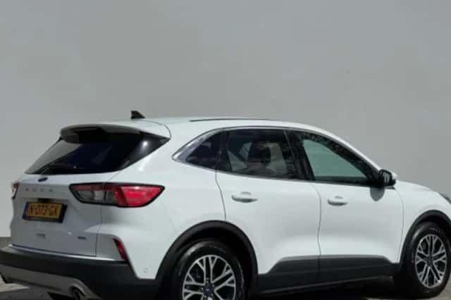 Ford Kuga (2020) thumbnail 4