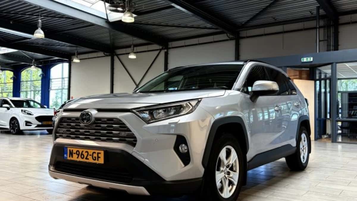 Toyota RAV4 (2020) — foto 1