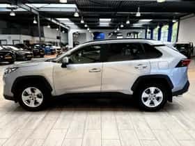 Toyota RAV4 (2020) thumbnail 2