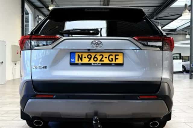 Toyota RAV4 (2020) thumbnail 4