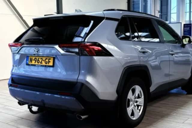 Toyota RAV4 (2020) thumbnail 5