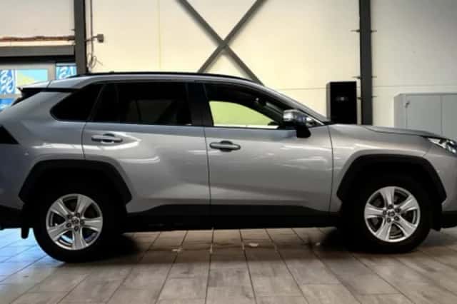 Toyota RAV4 (2020) thumbnail 6