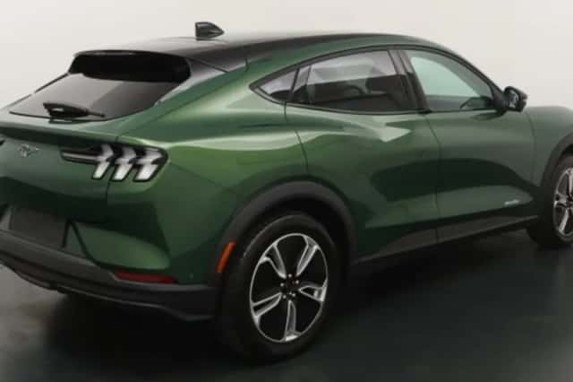 Ford Mustang Mach-E (2026) thumbnail 5