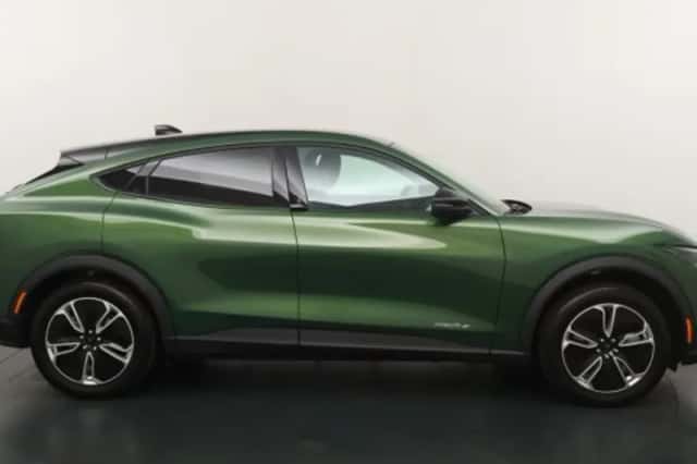 Ford Mustang Mach-E (2026) thumbnail 6