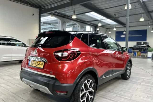Renault Captur (2017) thumbnail 3