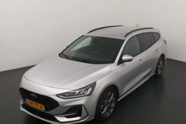 Ford Focus (2021) thumbnail 1
