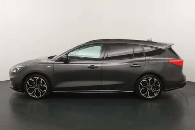 Ford Focus (2021) thumbnail 2