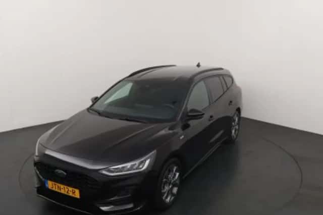 Ford Focus (2021) thumbnail 3