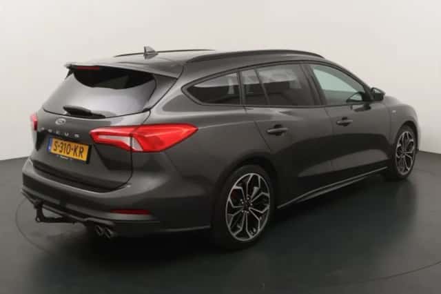 Ford Focus (2021) thumbnail 5