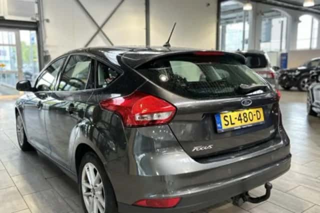 Ford Focus (2018) thumbnail 4