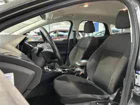 Ford Focus (2018) thumbnail 7