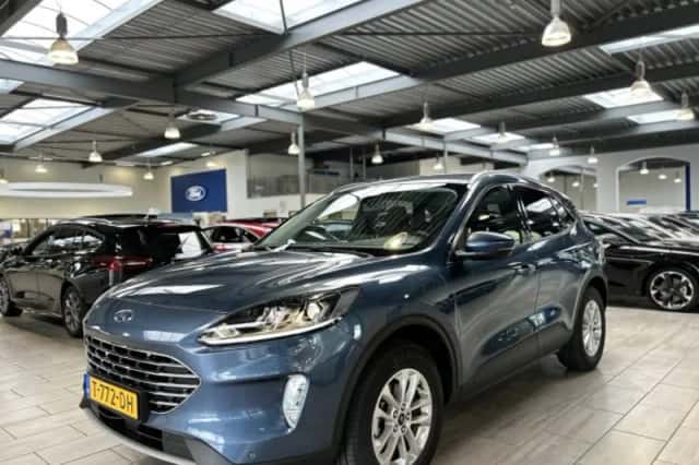 Ford Kuga (2023) thumbnail 1