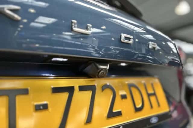 Ford Kuga (2023) thumbnail 4