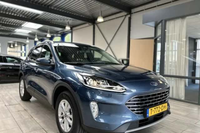 Ford Kuga (2023) thumbnail 6