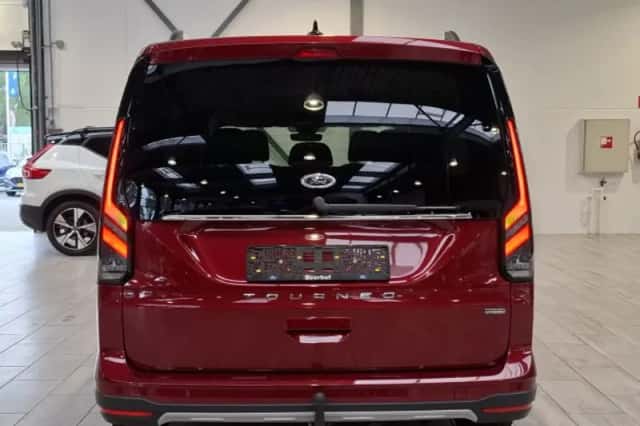Ford Tourneo Connect (2025) thumbnail 4