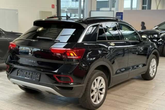 Volkswagen T-Roc (2025) thumbnail 5