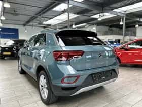 Volkswagen T-Roc (2025) thumbnail 2