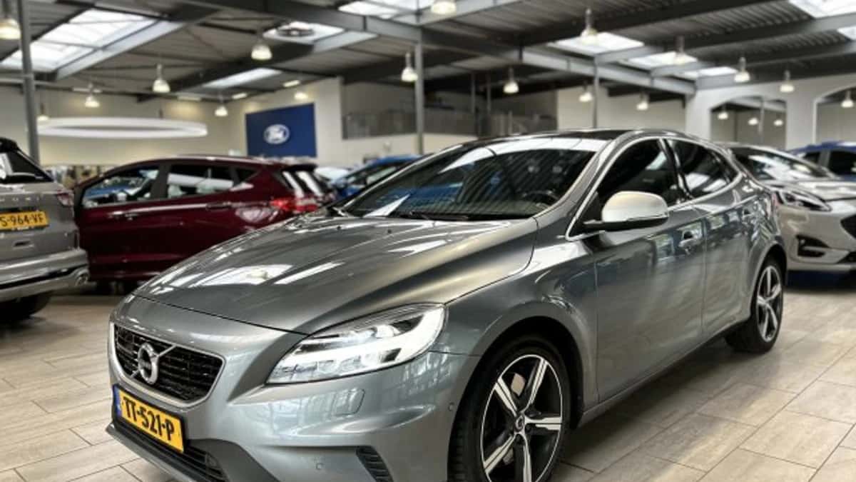 Volvo V40 (2018) — foto 1