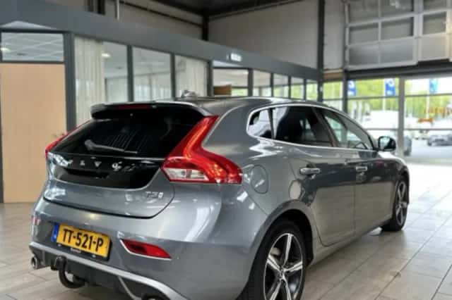 Volvo V40 (2018) thumbnail 3