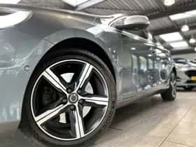 Volvo V40 (2018) thumbnail 24