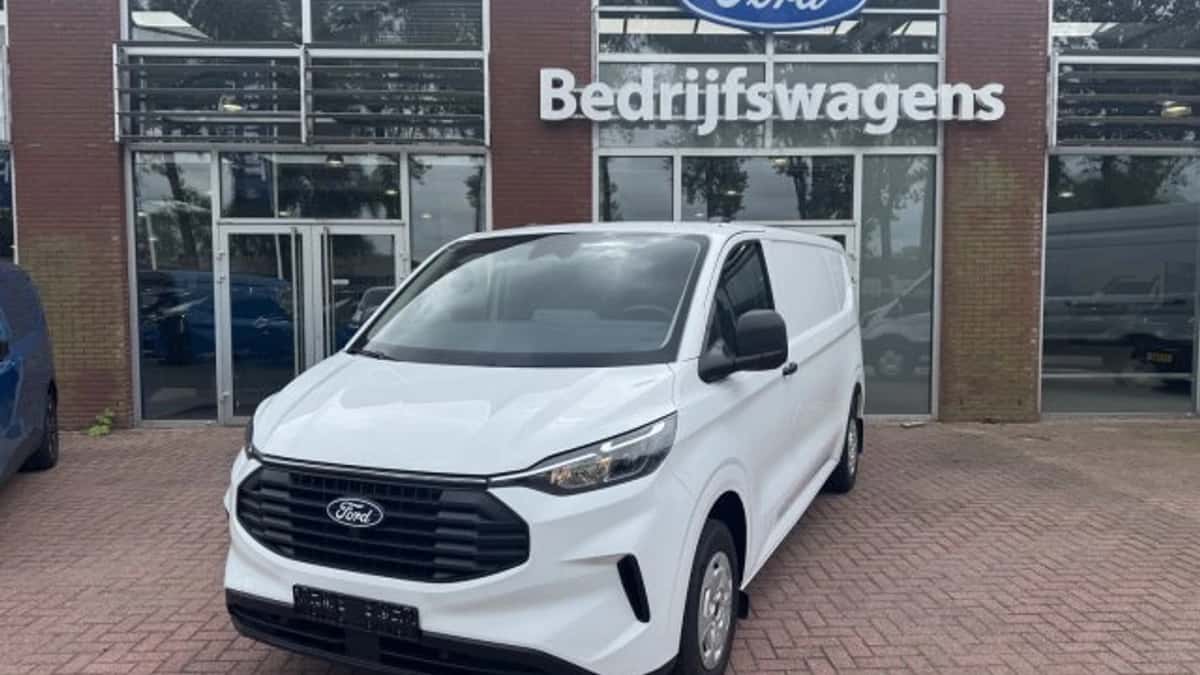 Ford Transit Custom (2024) — foto 1