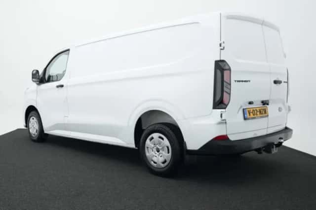 Ford Transit Custom (2024) thumbnail 2