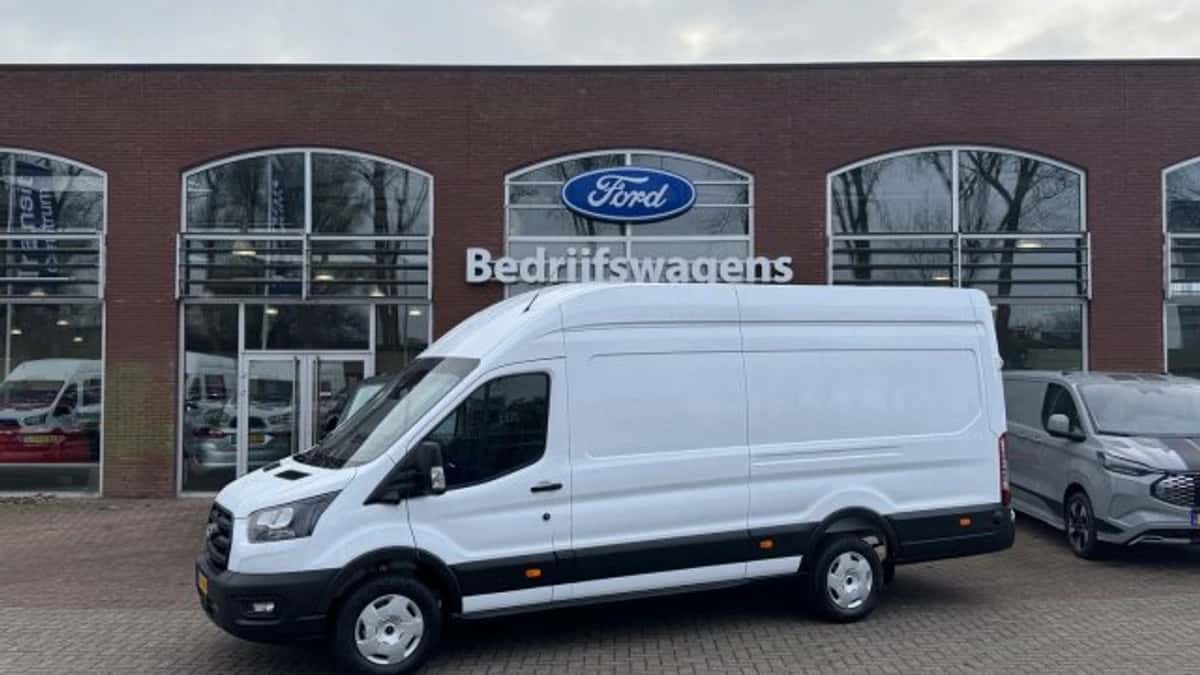 Ford Transit (2024) — foto 1