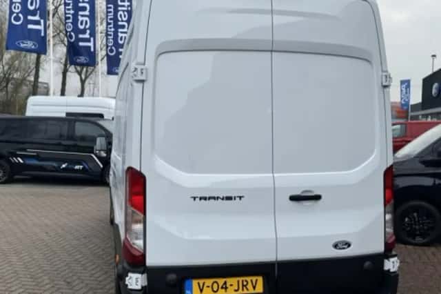 Ford Transit (2024) thumbnail 3