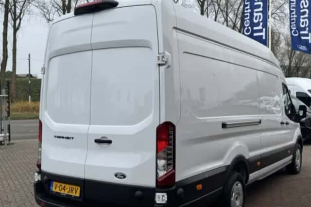 Ford Transit (2024) thumbnail 4