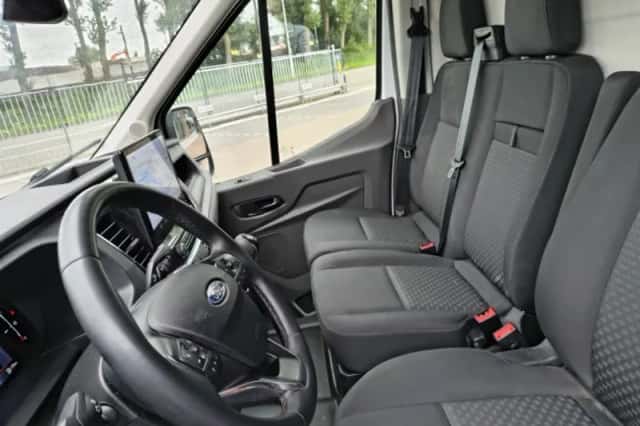 Ford Transit (2024) thumbnail 6