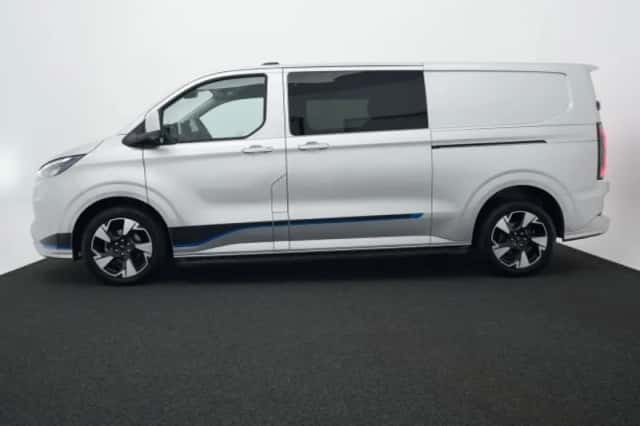 Ford Transit Custom (2024) thumbnail 1