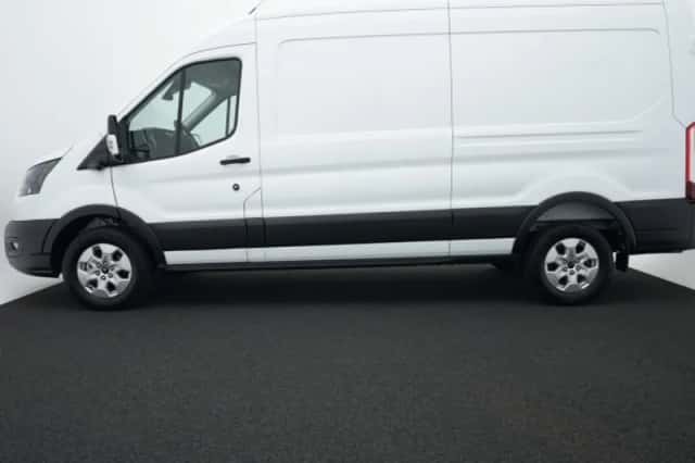 Ford Transit (2024) thumbnail 1