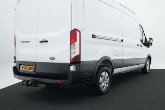 Ford Transit (2024) thumbnail 4