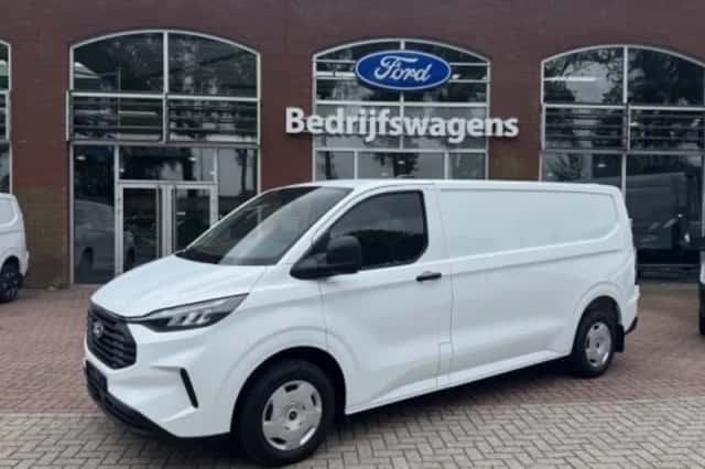 Ford Transit Custom (2024) thumbnail 1