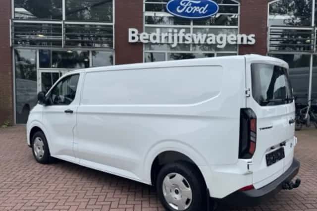 Ford Transit Custom (2024) thumbnail 2