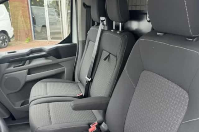 Ford Transit Custom (2024) thumbnail 5