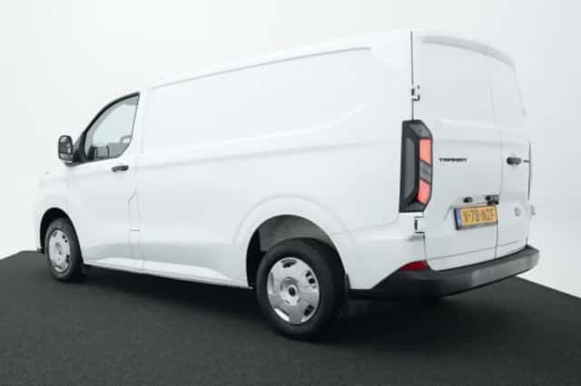 Ford Transit Custom (2024) thumbnail 2