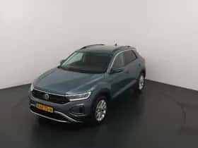 Volkswagen T-Roc (2023) thumbnail 3