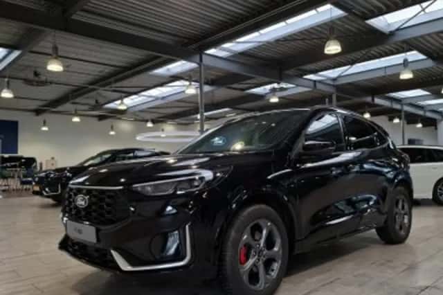 Ford Kuga (2024) thumbnail 3