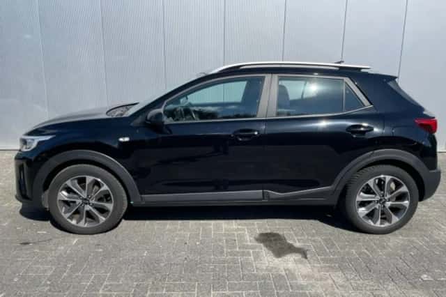 Kia Stonic (2020) thumbnail 2