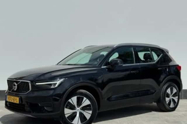 Volvo XC40 (2022) thumbnail 2
